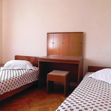 Spacious Flat In Tk1 *